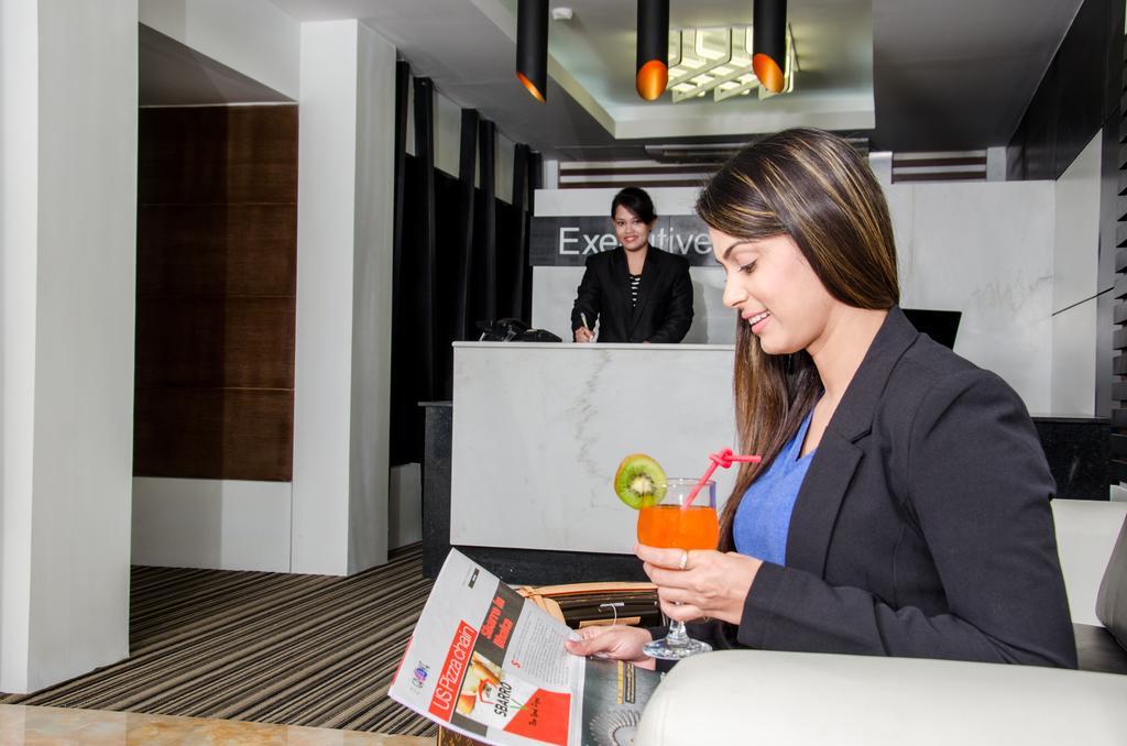 Executive Inn Dhaka Extérieur photo