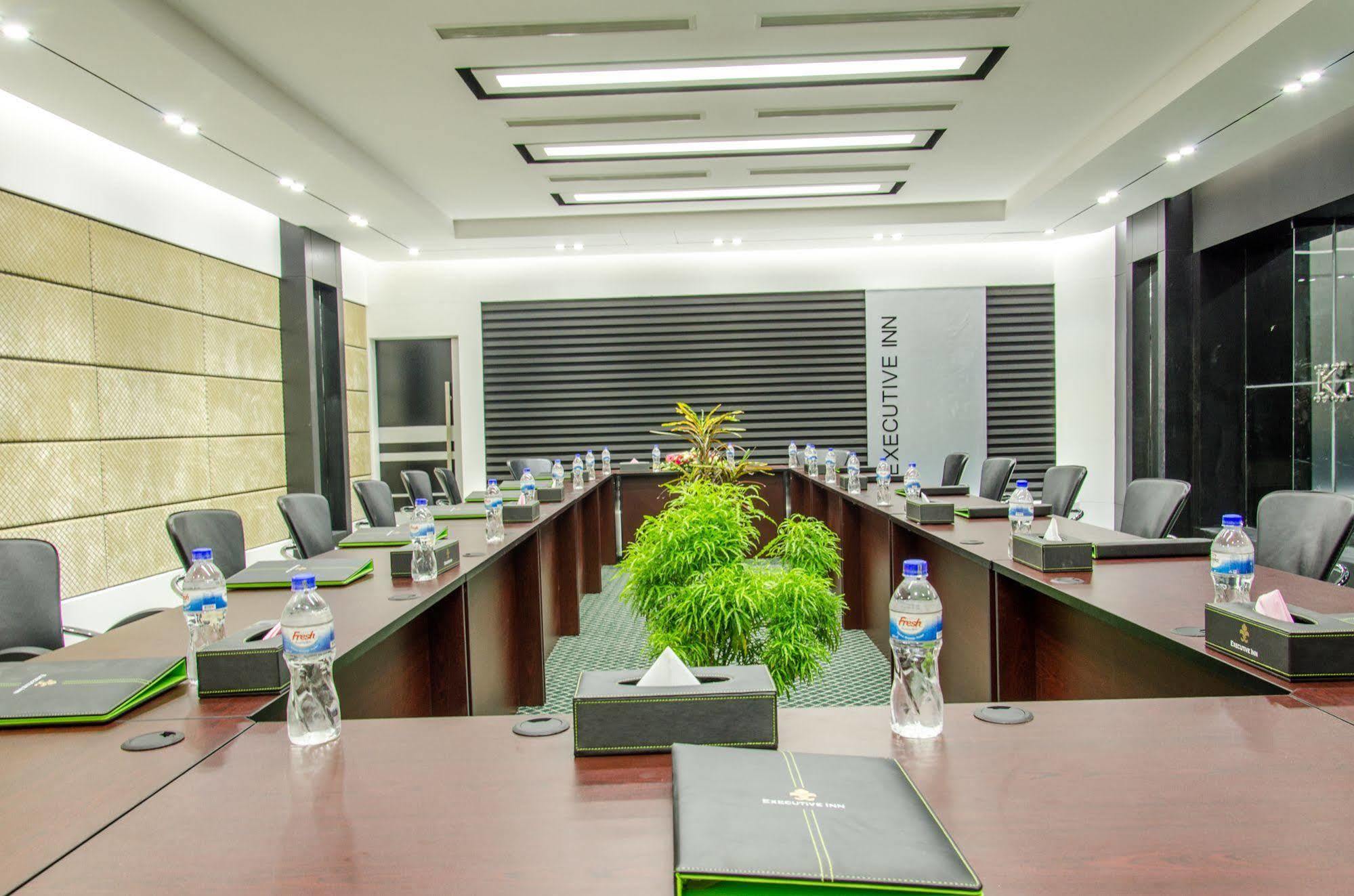 Executive Inn Dhaka Extérieur photo